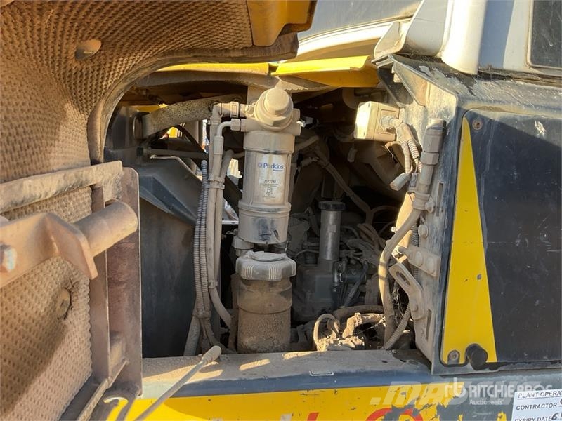 Wacker Neuson DW60 6 ton 4x4 Swivel Dumper عربات نقل قلابة للمواقع