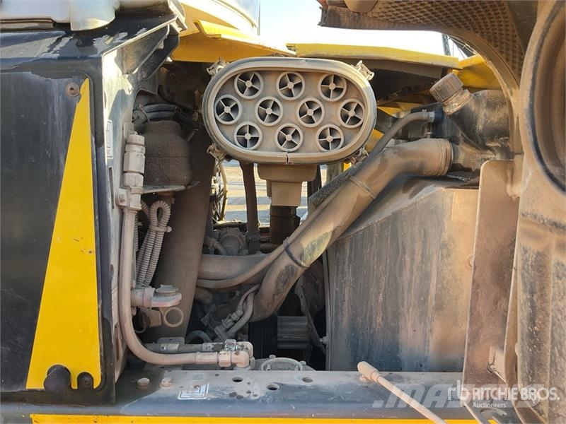Wacker Neuson DW60 6 ton 4x4 Swivel Dumper عربات نقل قلابة للمواقع