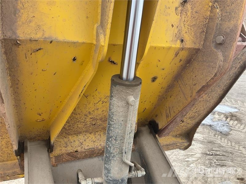 Wacker Neuson DW60 6 ton 4x4 Swivel Dumper عربات نقل قلابة للمواقع