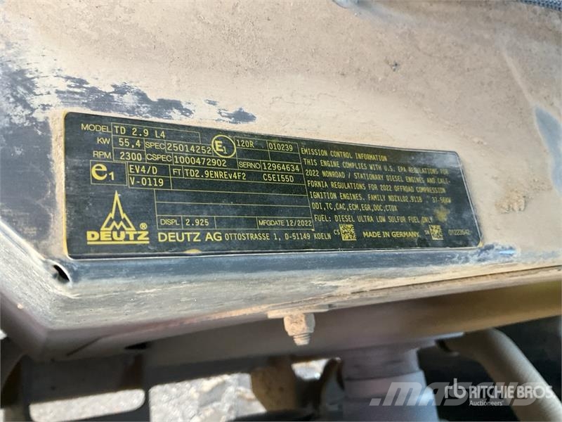 Wacker Neuson DW90-2 9 ton 4x4 Dumper عربات نقل قلابة للمواقع
