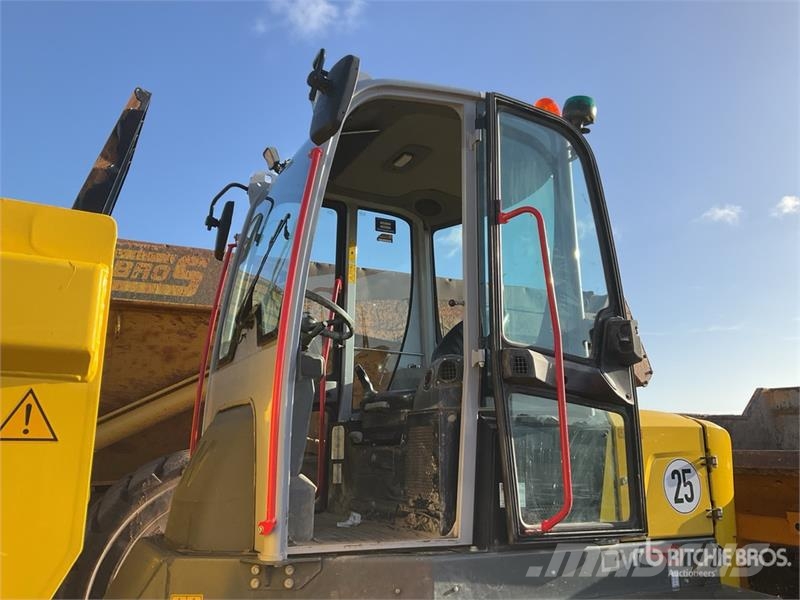 Wacker Neuson DW90-2 9 ton 4x4 Dumper عربات نقل قلابة للمواقع