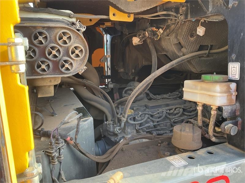 Wacker Neuson DW90-2 9 ton 4x4 Dumper عربات نقل قلابة للمواقع