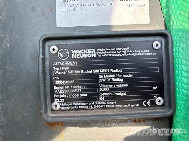 Wacker Neuson of (3) Wacker Neuson Excavator Buckets & (1) Lehnh مكونات أخرى