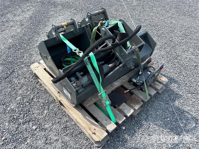 Wacker Neuson of (3) Wacker Neuson Excavator Buckets & (1) Lehnh مكونات أخرى