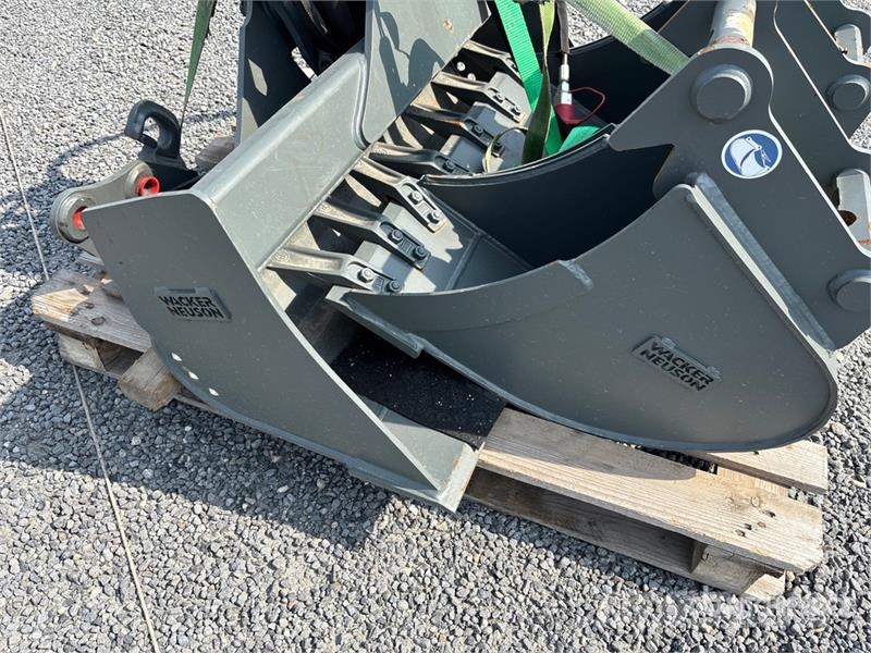 Wacker Neuson of (3) Wacker Neuson Excavator Buckets & (1) Lehnh مكونات أخرى