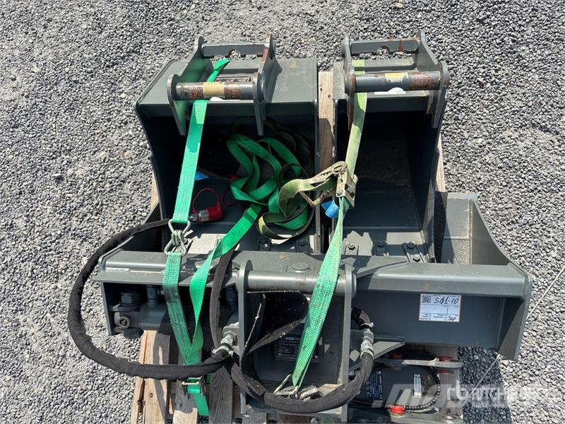 Wacker Neuson of (3) Wacker Neuson Excavator Buckets & (1) Lehnh مكونات أخرى