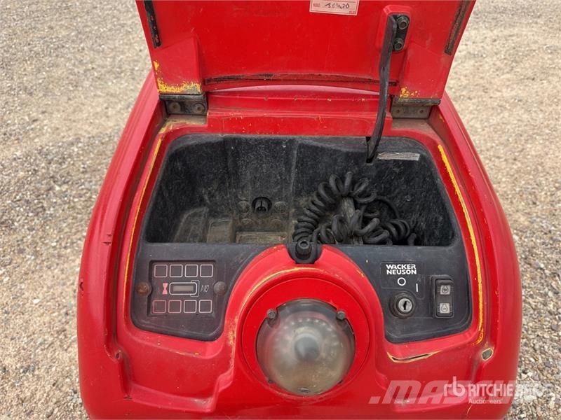 Wacker Neuson Roller RT Compacteur A Guidage Manuel Walk Behind Otros rodillos