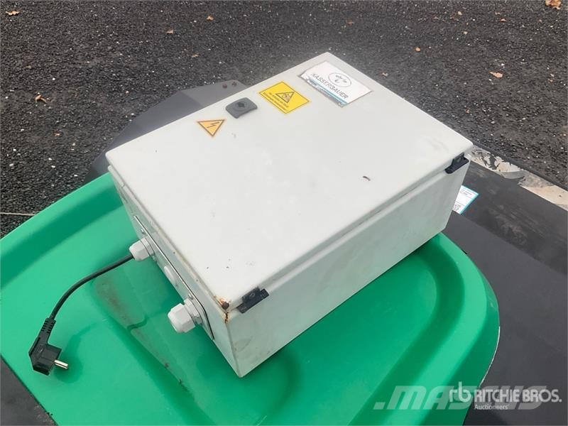 Wasserbauer Butler Gold Feed Screw Pusher Sonstige Landmaschinen