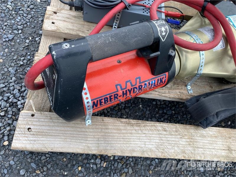 Weber Battery Spreader معدات البناء - غير ذلك