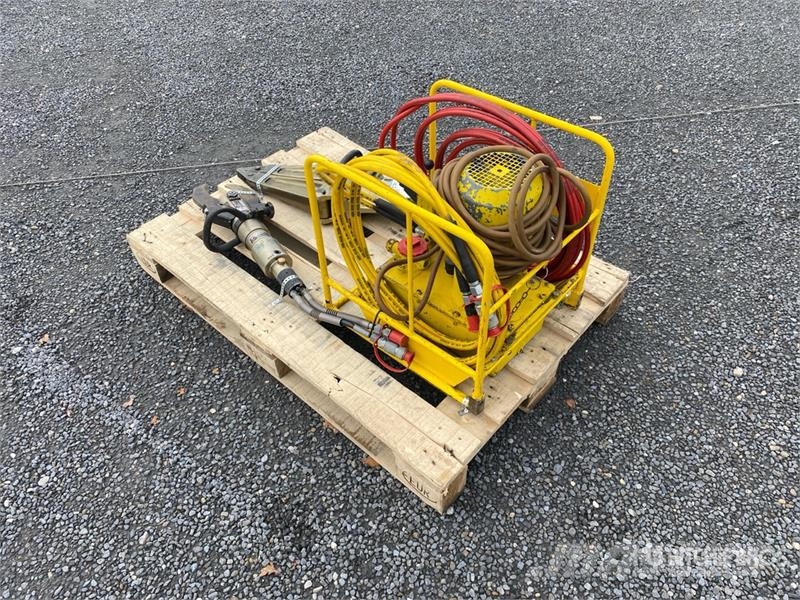 Weber Hydraulic Power Pack with Cutter & Spreader معدات البناء - غير ذلك