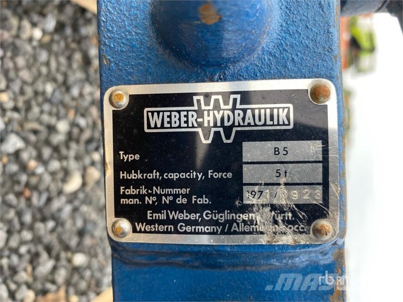 Weber of (2) Weber 5t Hydraulic Winch Treuils, palans et monte-charge