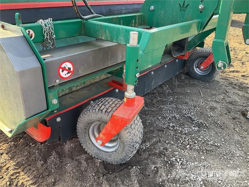 Wessex Proline STC 180 Grass/Leaf Collector and Sweeper - Agriculture - Others