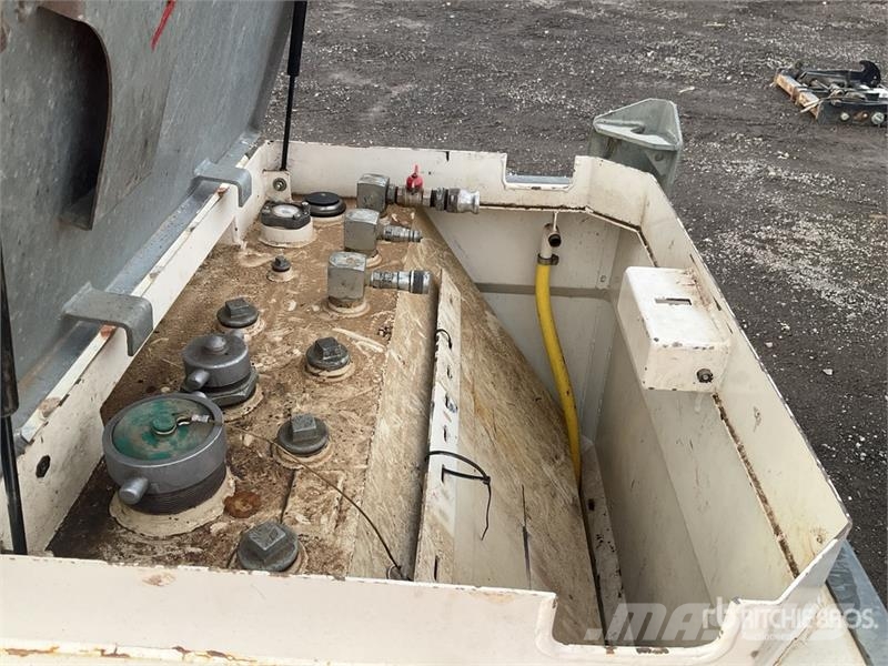 Western 10TCG صهاريج الوقود والصهاريج الإضافية
