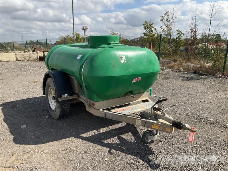 Western 2000 L Water Tank صهاريج الوقود والصهاريج الإضافية