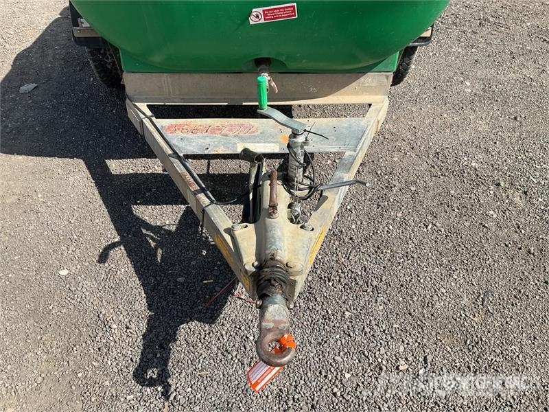 Western 2000 L Water Tank صهاريج الوقود والصهاريج الإضافية
