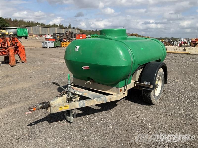 Western 2000 L Water Tank صهاريج الوقود والصهاريج الإضافية