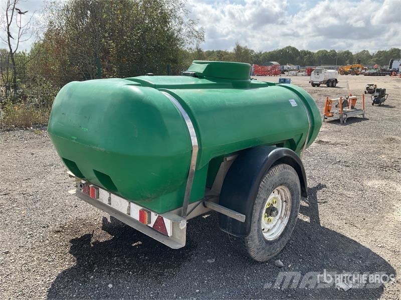 Western 2000 L Water Tank صهاريج الوقود والصهاريج الإضافية