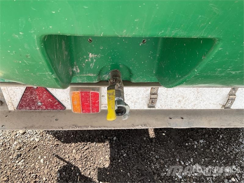 Western 2000 L Water Tank صهاريج الوقود والصهاريج الإضافية