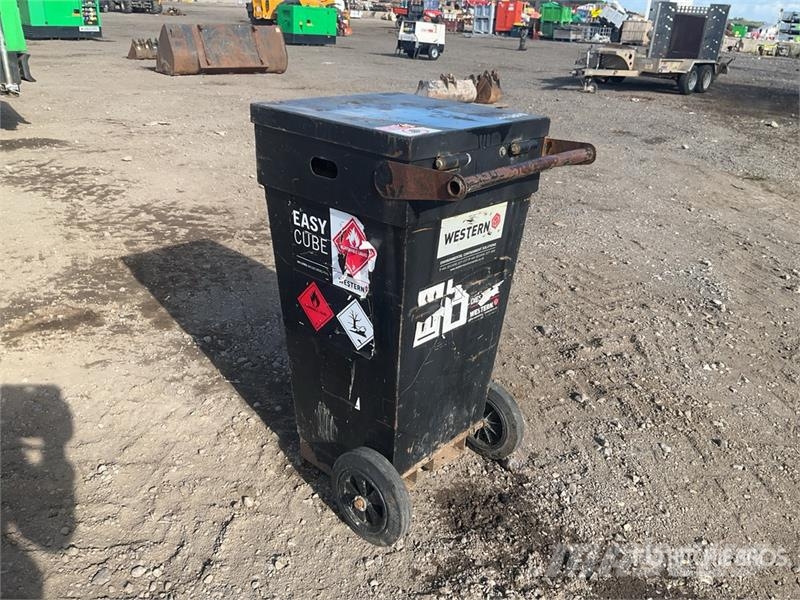 Western ECW105 105 L Portable Steel Diesel Fuel Tank Fuel and additive tanks