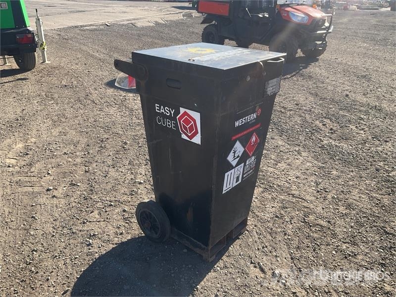 Western ECW105 105 L Portable Steel Diesel Fuel Tank Fuel and additive tanks