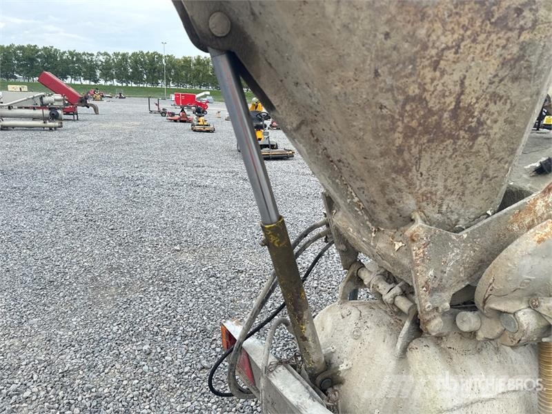 Wilcowa Estrich Boy DC260/55 Dimension 5067mm x 15 Kamionske črpalke za beton