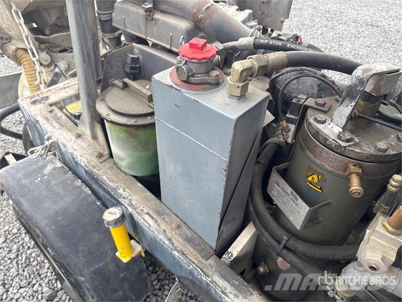 Wilcowa Estrich Boy DC260/55 Dimension 5067mm x 15 Kamionske črpalke za beton
