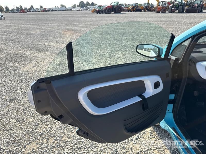 XEV Yoyo Electric 2-Seater Mini-Car Automobile Carros