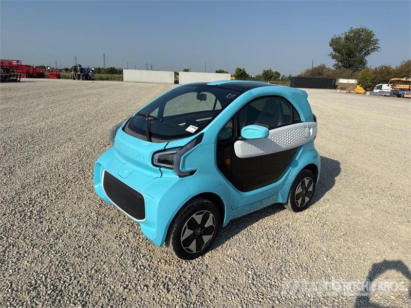XEV Yoyo Electric 2-Seater Mini-Car Automobile Carros