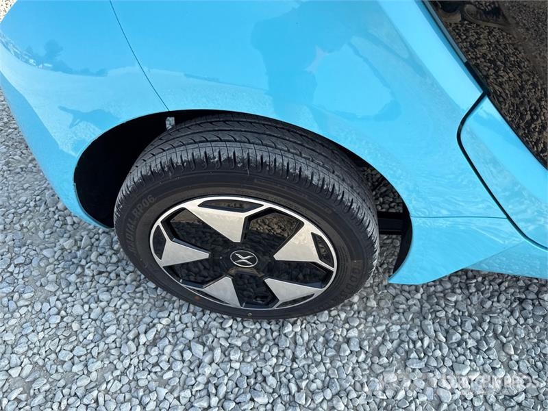 XEV Yoyo Electric 2-Seater Mini-Car Automobile Carros