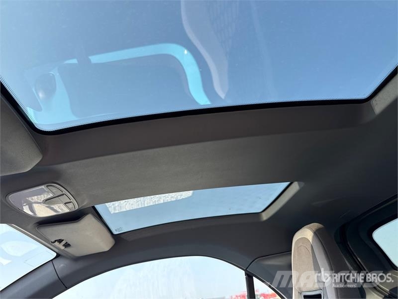 XEV Yoyo Electric 2-Seater Mini-Car Automobile Carros