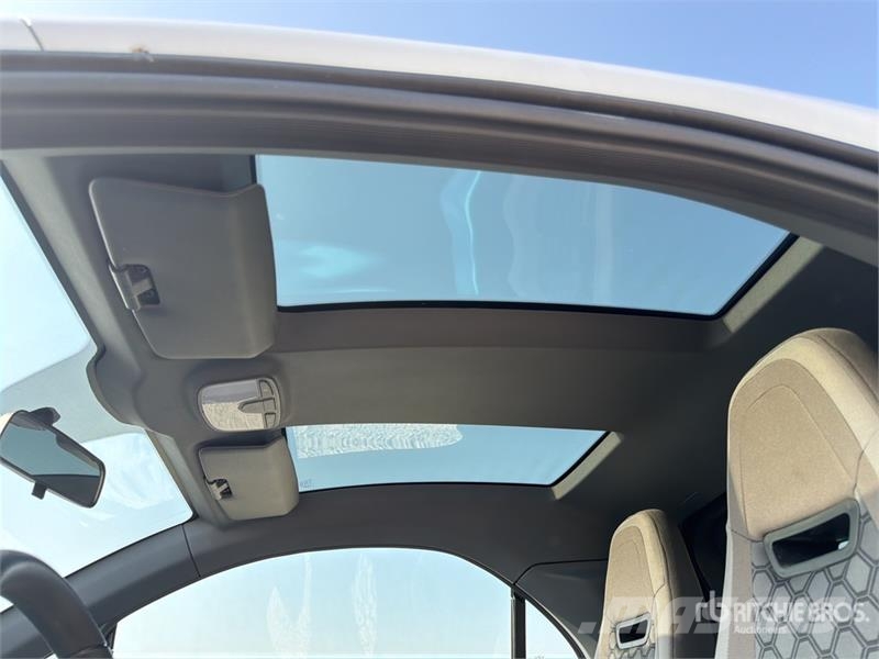 XEV Yoyo Electric 2-Seater Mini-Car Automobile Carros