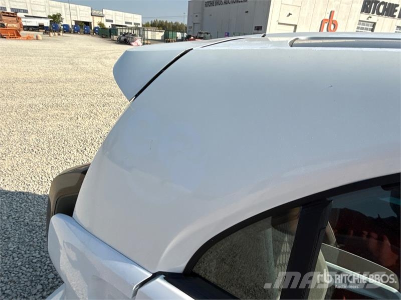 XEV Yoyo Electric 2-Seater Mini-Car Automobile Carros