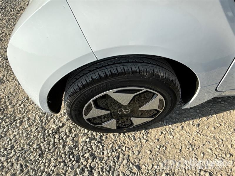 XEV Yoyo Electric 2-Seater Mini-Car Automobile Carros