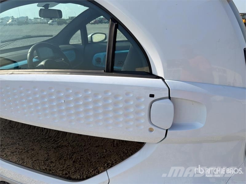 XEV Yoyo Electric 2-Seater Mini-Car Automobile Carros