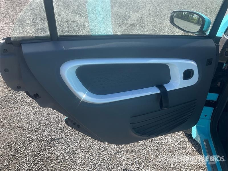XEV Yoyo Electric Automobile Henkilöautot