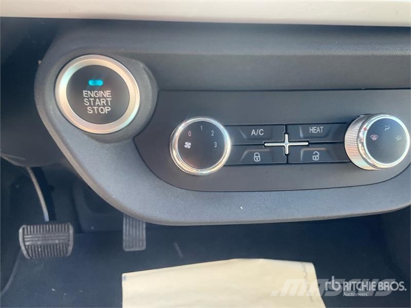 XEV Yoyo Electric Automobile Henkilöautot