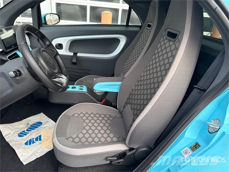 XEV Yoyo electric mini car, 2-seater Automobile Коли