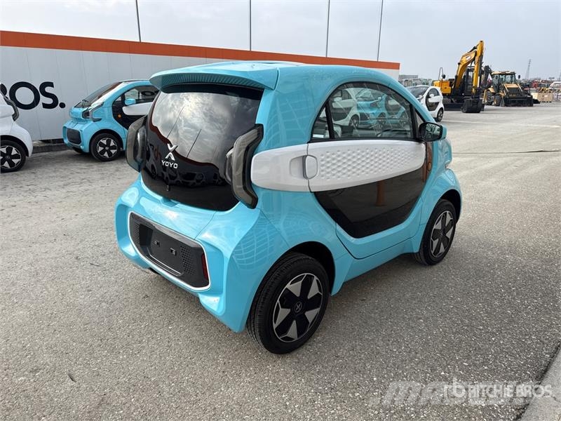 XEV Yoyo electric mini car, 2-seater Automobile Коли