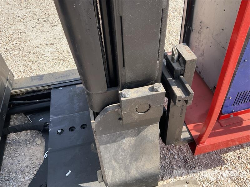 Yale MR 20 H Reach Truck Reach trucks