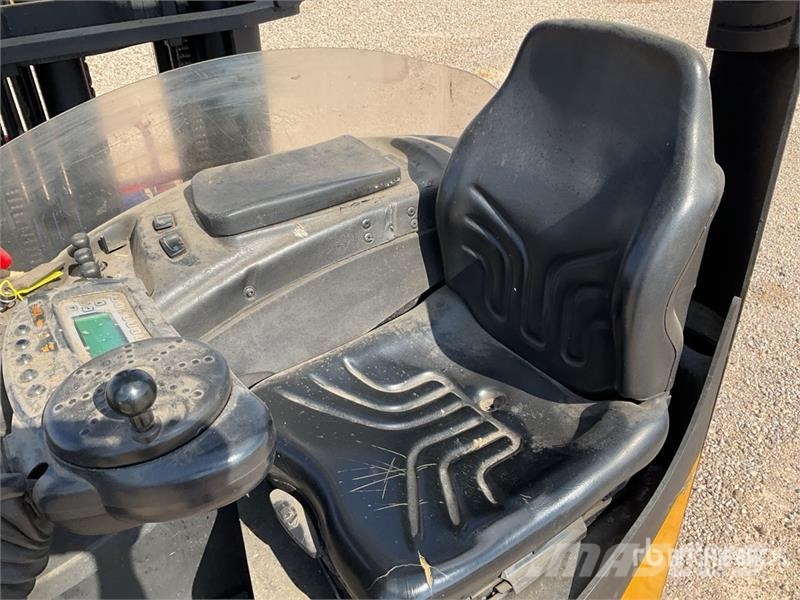 Yale MR 20 H Reach Truck Reach trucks