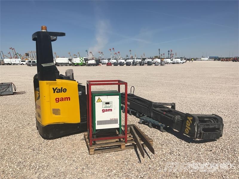 Yale MR14 Reach Truck リーチフォークリフト