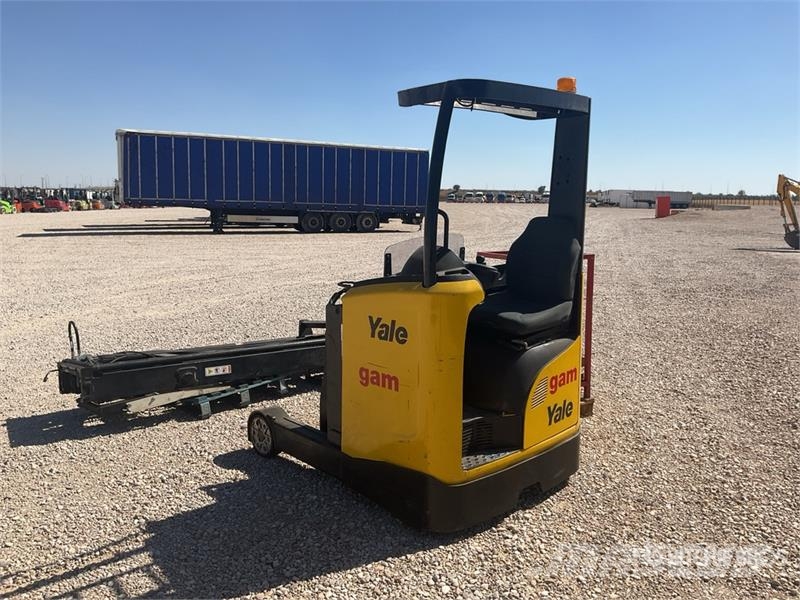 Yale MR14 Reach Truck リーチフォークリフト