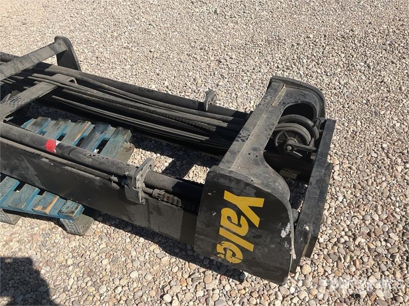 Yale MR14 Reach Truck リーチフォークリフト