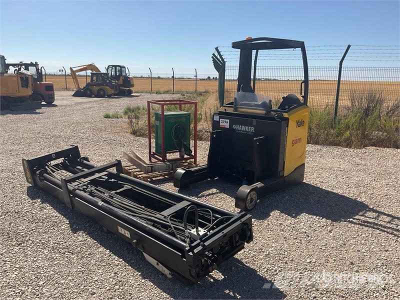 Yale MR14 Reach Truck リーチフォークリフト