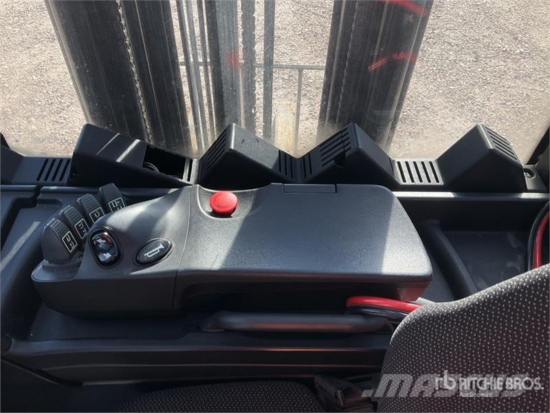 Yale MR16 Reach Truck Viličarji s pomičnim teleskopom