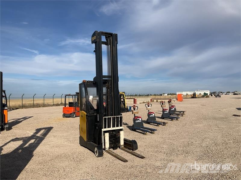 Yale MR16 Reach Truck Viličarji s pomičnim teleskopom