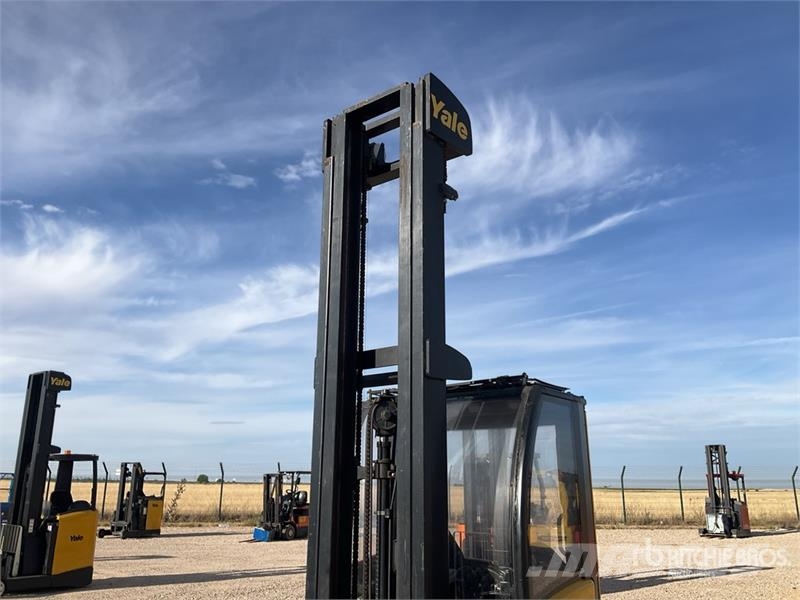 Yale MR16 Reach Truck Viličarji s pomičnim teleskopom
