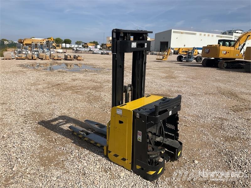 Yale MS15X Electric Stacker (Inoperable) Selvkørende stablere