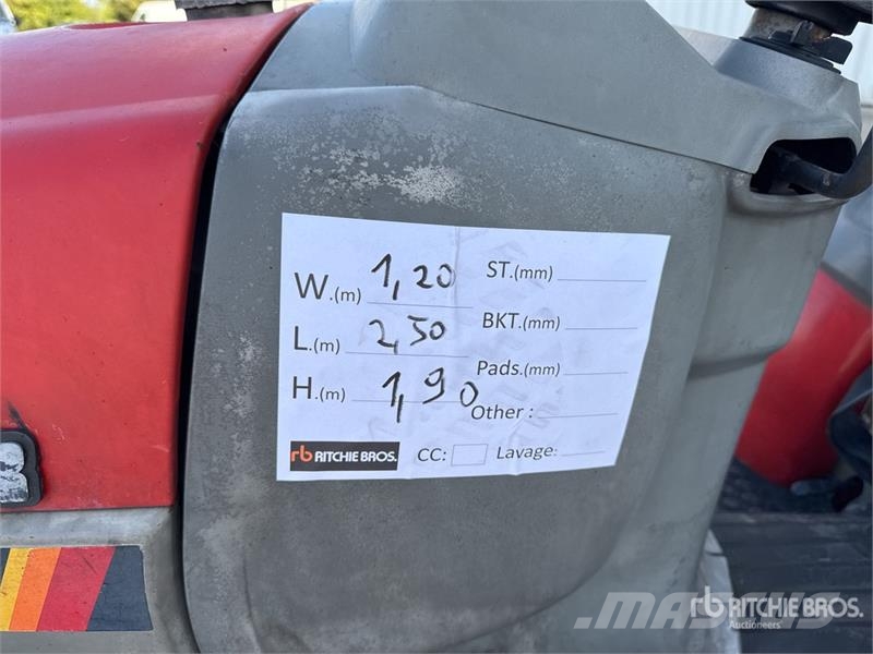 Yanmar AF16 4WD Tracteur Utilitaire Utility Tractor جرارات مدمجة