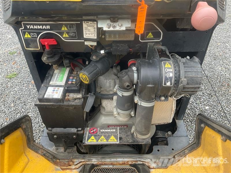 Yanmar C08 Stand-On Self-Loading Mini Tracked Dumper (Ino Mini tombereau